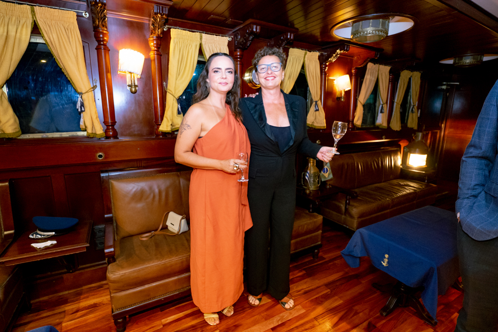 Tetis Falcon E Aleana Duarte