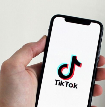Nova função: TikTok testa busca de hotéis no aplicativo