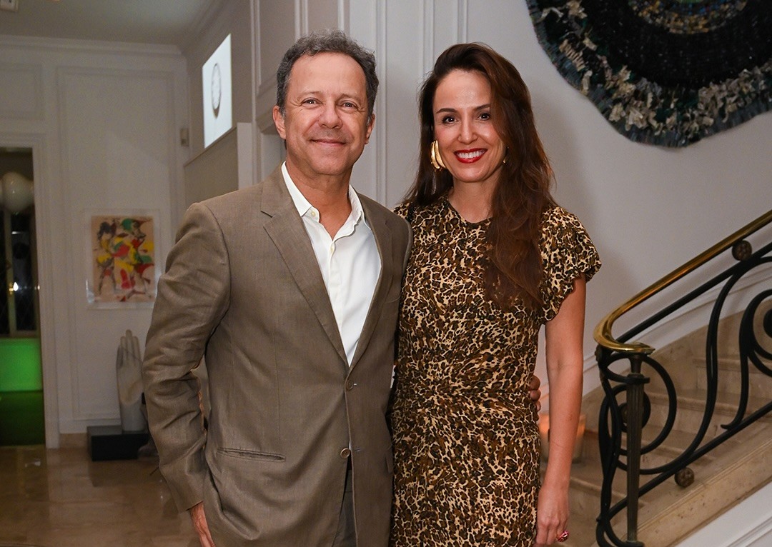 Estreia de Vik Muniz no design de mobiliários é marcada por jantar exclusivo em SP Estreia de Vik Muniz no design de mobiliários é marcada por jantar exclusivo em SP