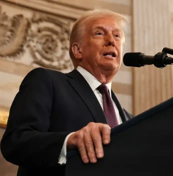 Ameaça de Trump de impor tarifa de 25% sobre iPhones feitos fora dos EUA deve elevar preços