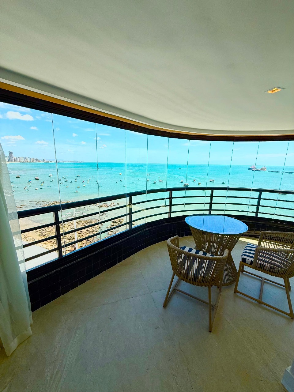 2e2f9589 7001 4556 B826 1094a74af561