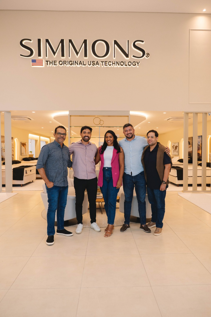 Antônio Júnior, Kenzô Machida, Editor Chefe E Apresentador Do Sbt Brasília, Roberto Maciel, Ao Lado De Sua Companheira, O Responsável Pelo Marketing Da Simmons Park Sul, E Filipe Falcão