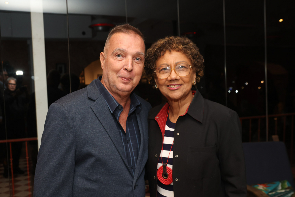 Bayard E Celeia Domingues