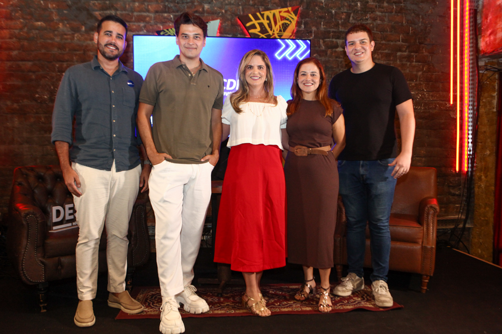 
				Cabral Neto, Pablo Guterres, Mayra Thé, Vivian Fermanian E Guilherme Colares 
				