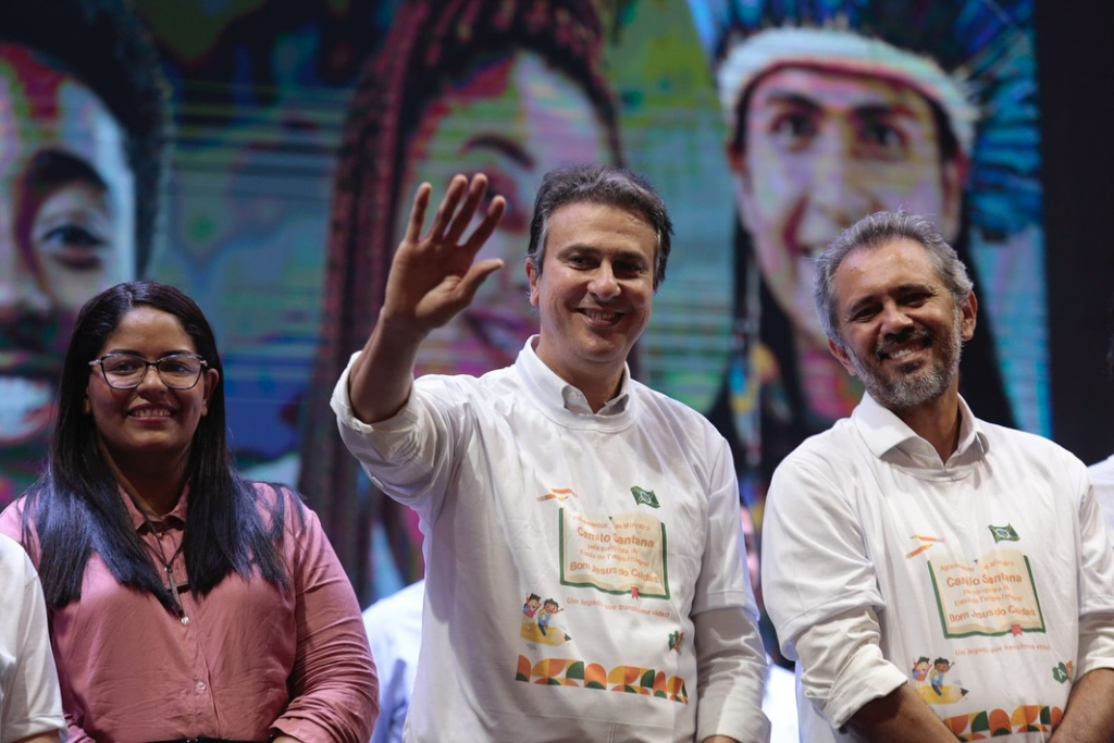 Camilo Santana E Autoridades Políticas No Cariri (6)