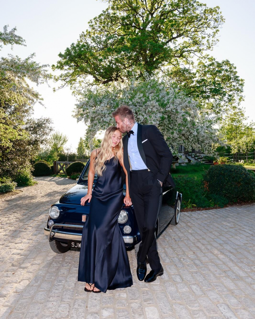 Creating Special Memories With Family And Friends. We Love You All @romeobeckham @cruzbeckham #harperseven Xx (1)