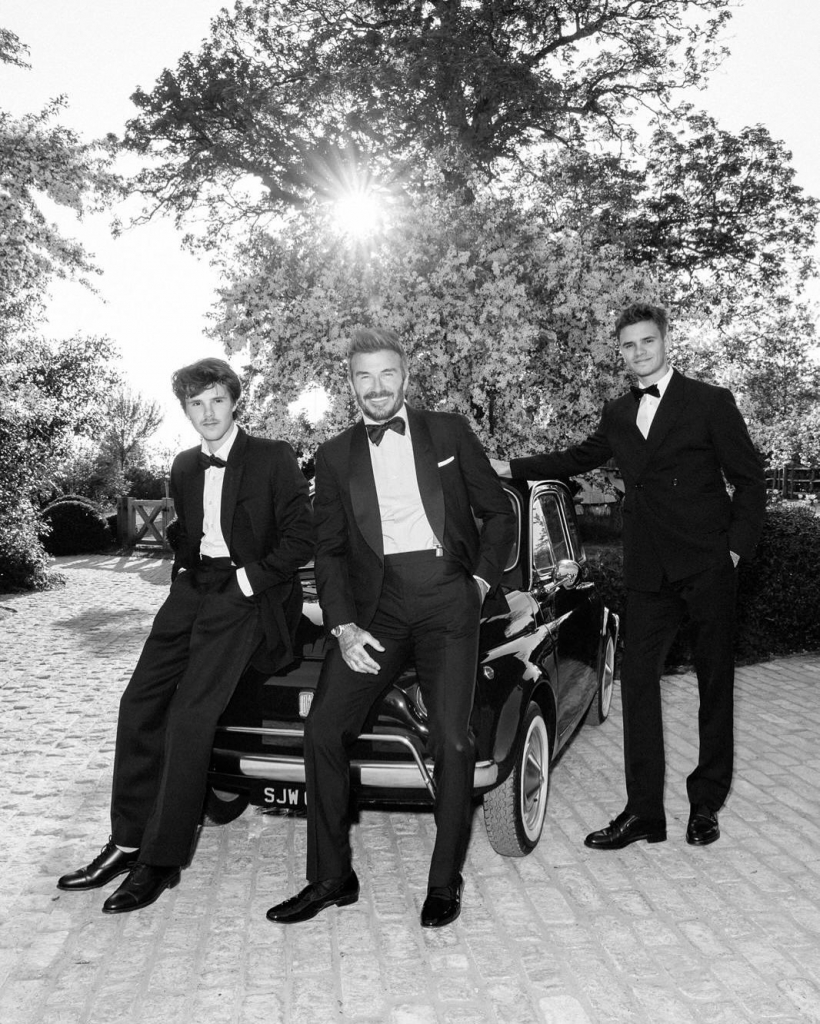 Creating Special Memories With Family And Friends. We Love You All @romeobeckham @cruzbeckham #harperseven Xx (2)