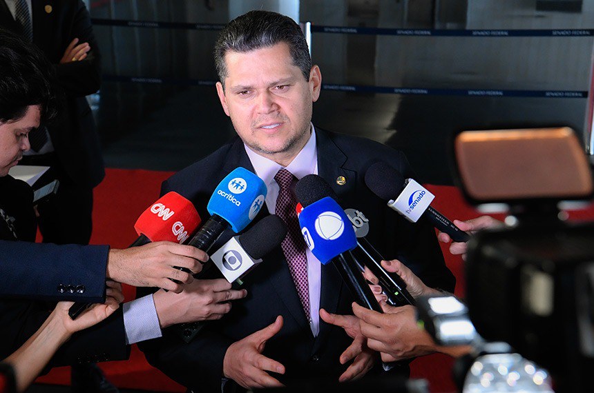 Alcolumbre adia sessão do Congresso para 17/6 a fim de tratar da CPI do INSS