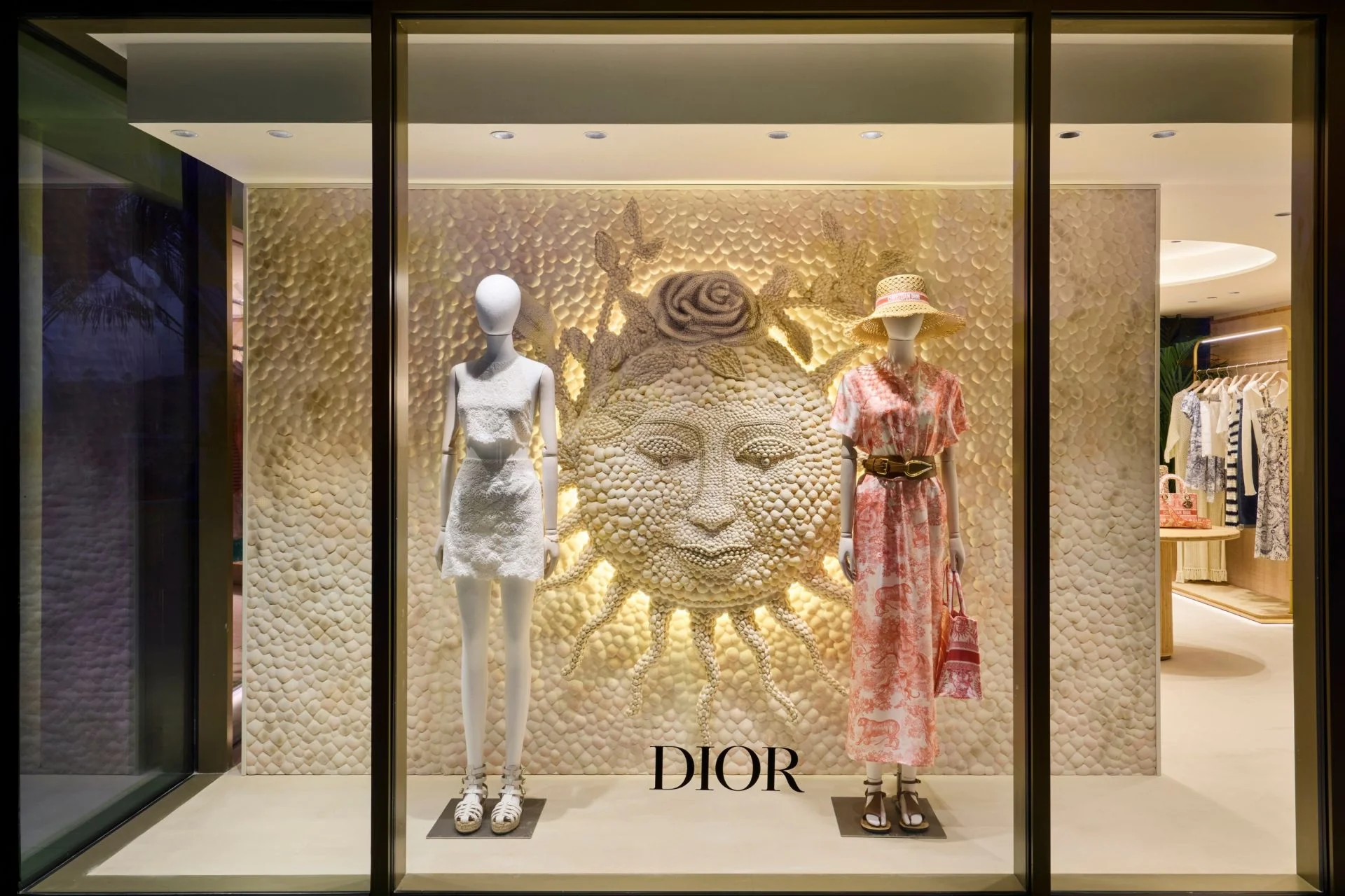 Marcas de luxo invadem os hotspots mais desejados com pop-ups cheios de estilo Marcas de luxo invadem os hotspots mais desejados com pop-ups cheios de estilo
