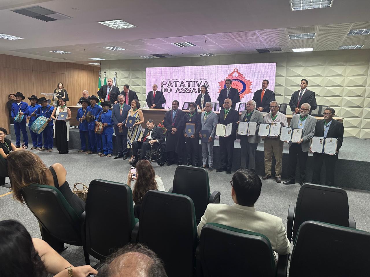 Raimundo Bezerra Falcão é um dos agraciados com a Medalha Patativa do Assaré, do TRE-CE
