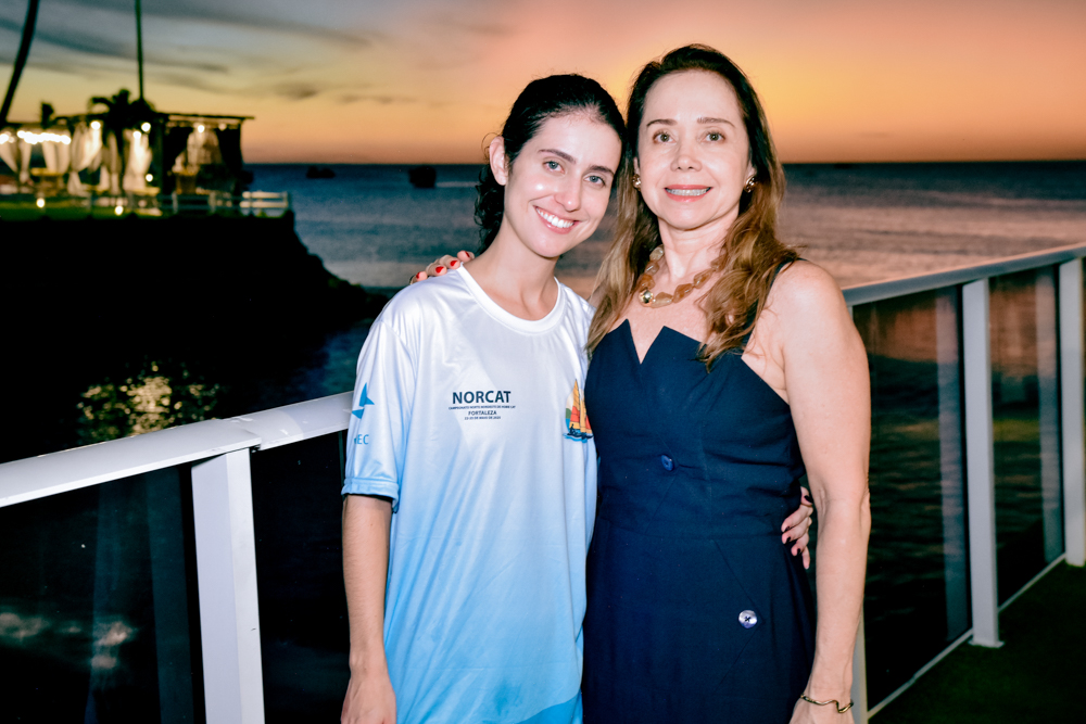 Gabriela E Lia Queiroz