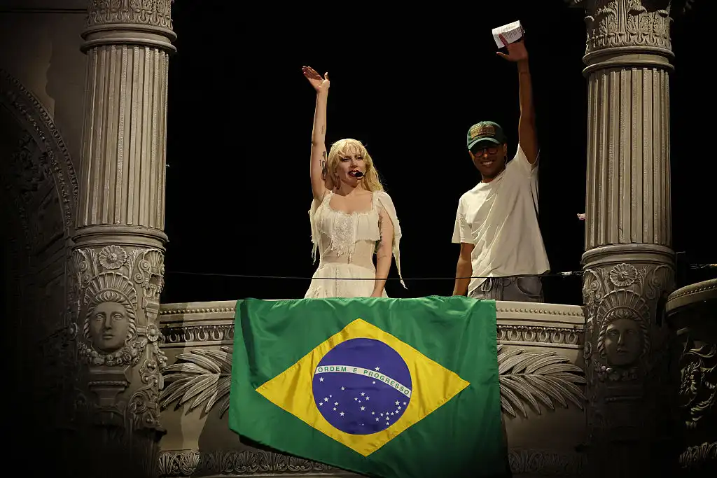 Copacabana em êxtase: Lady Gaga reúne 2,1 milhões de fãs em show apoteótico