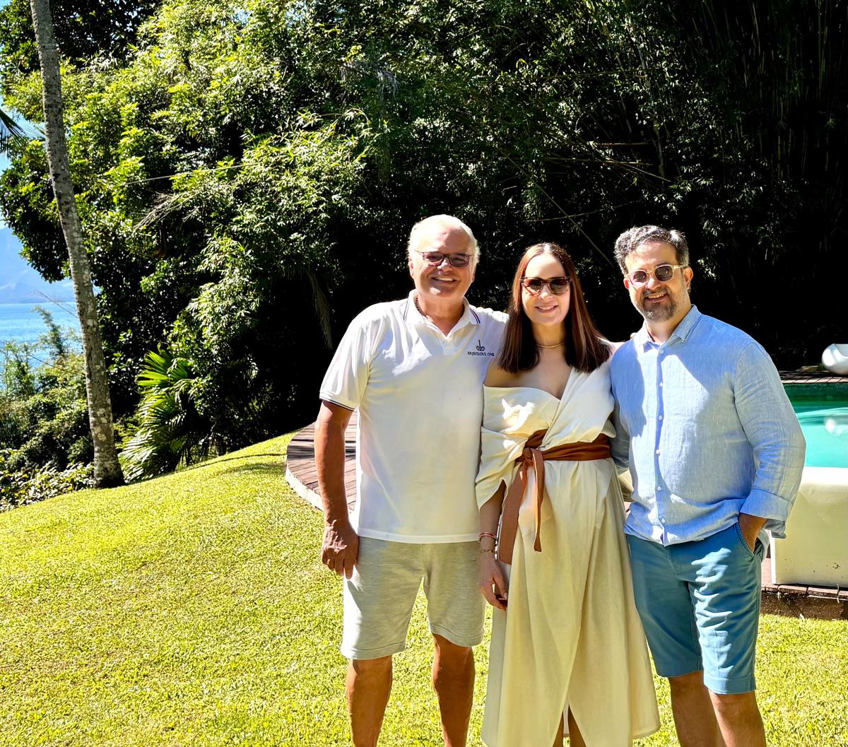 Márcio e Manoela Crisóstomo visitam Helcius Pitanguy na Ilha do Pitanguy, em Angra dos Reis
