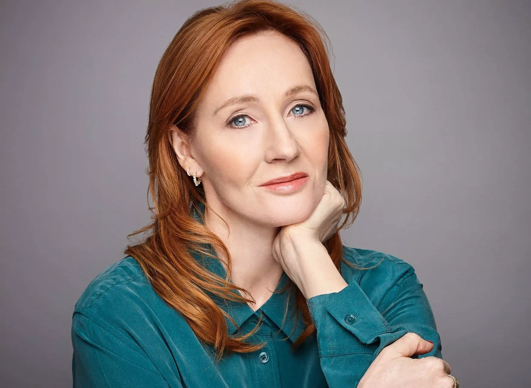 J.K. Rowling reconquista status bilionário com faturamento recorde