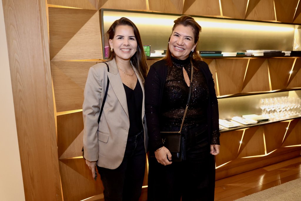 Katia Maria E Manuella Ferreira