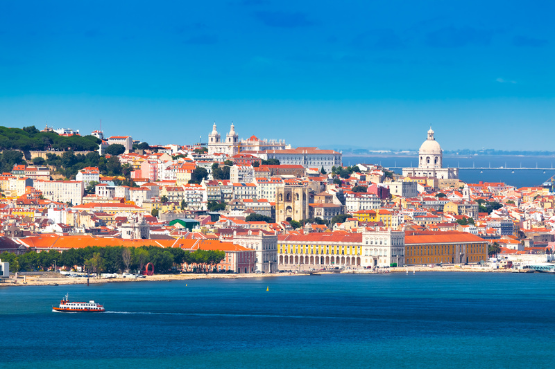 Lisbon,skyline,as,seen,from,almada,(portugal)