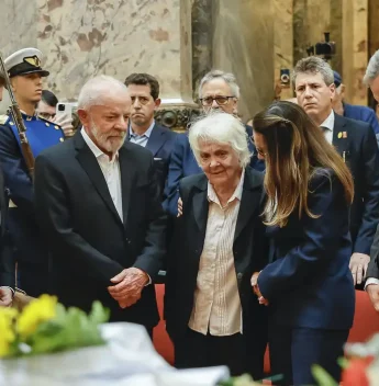 Lula e Janja se despedem de Pepe Mujica em Montevidéu