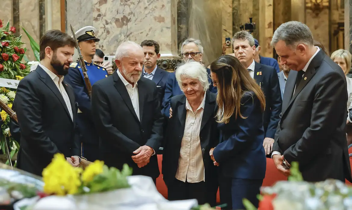 Lula e Janja se despedem de Pepe Mujica em Montevidéu