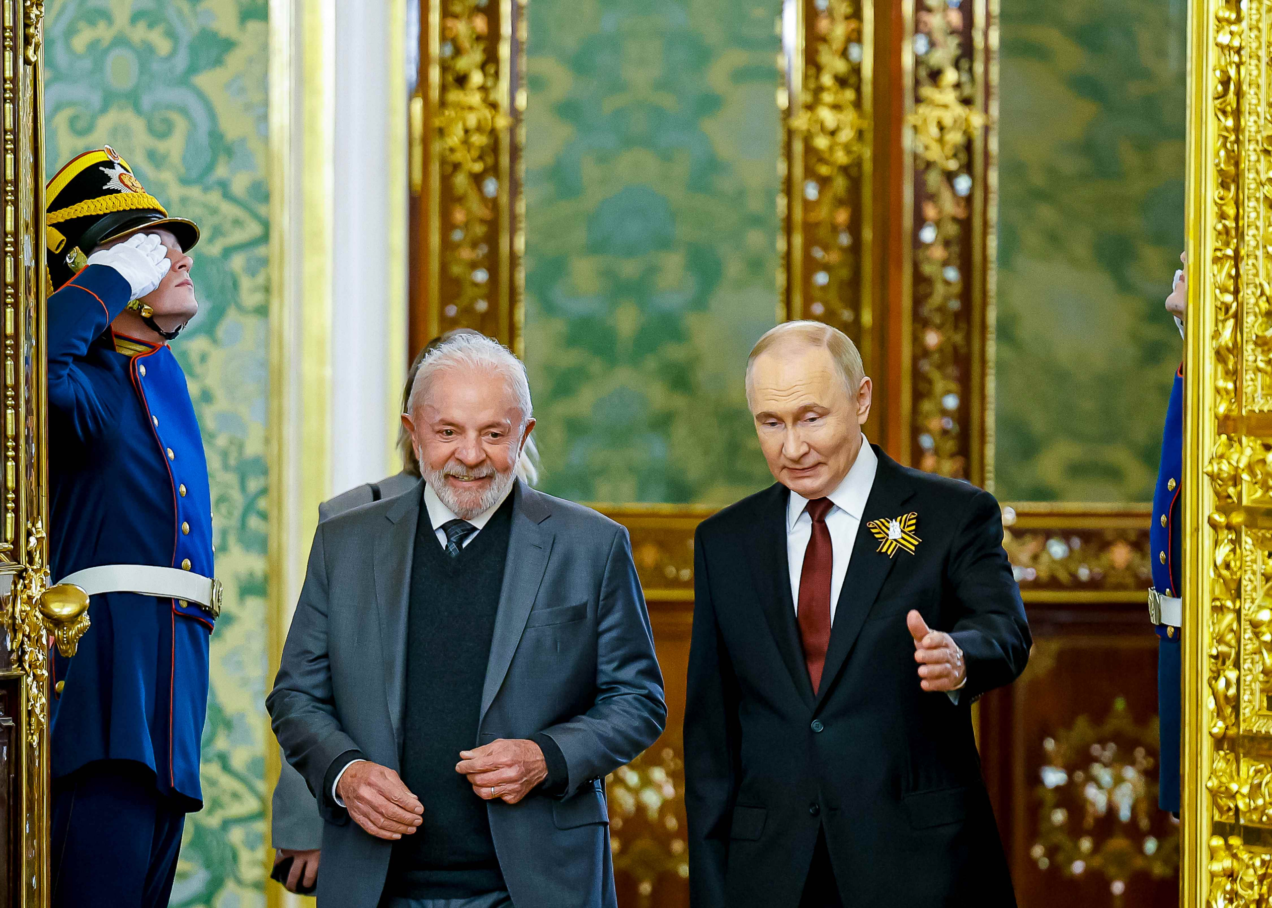 Lula e Putin conversam sobre aumento das relações na área de energia
