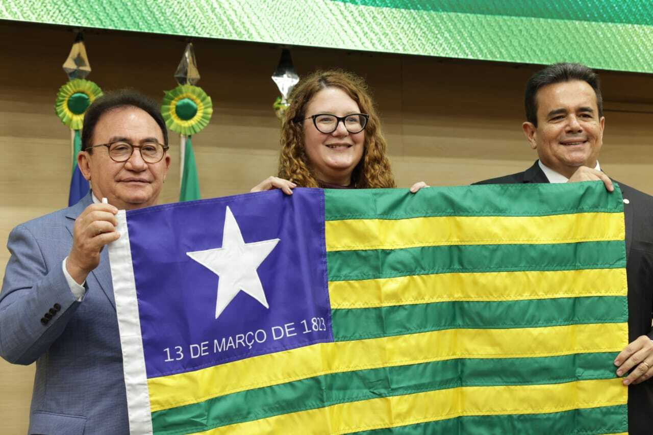 Manoel Linhares é agraciado com o título de cidadão do Piauí