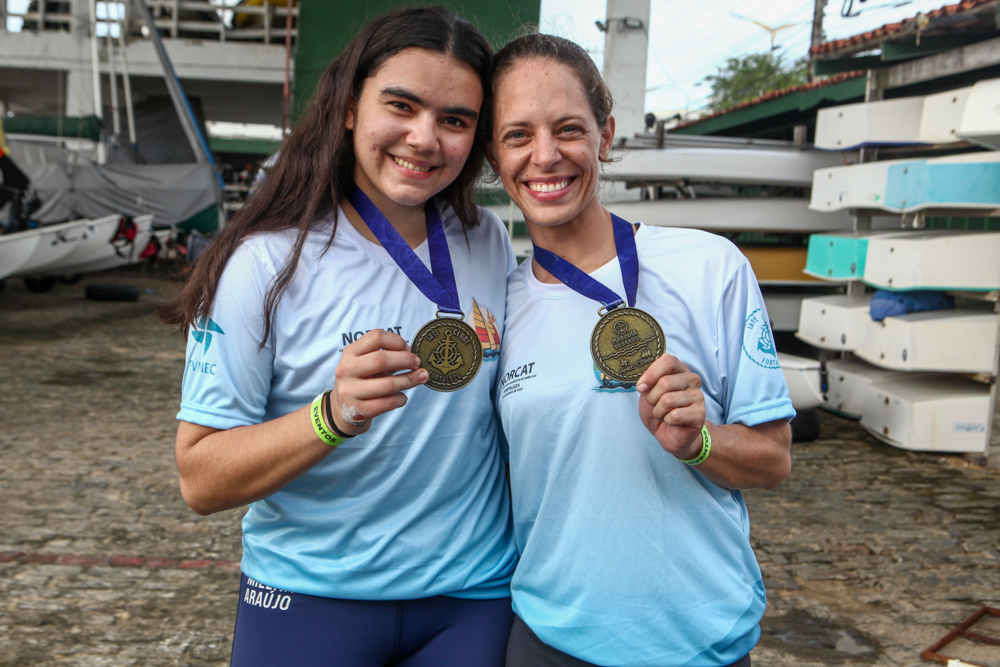 Milena Araújo E Isabele Crispim (2)