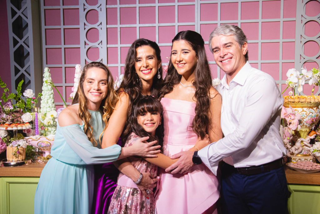 Nicole Barbosa, Vivian Barbosa, Bianca Barbosa, Katherine Otoch E Ronaldo Barbosa (2)