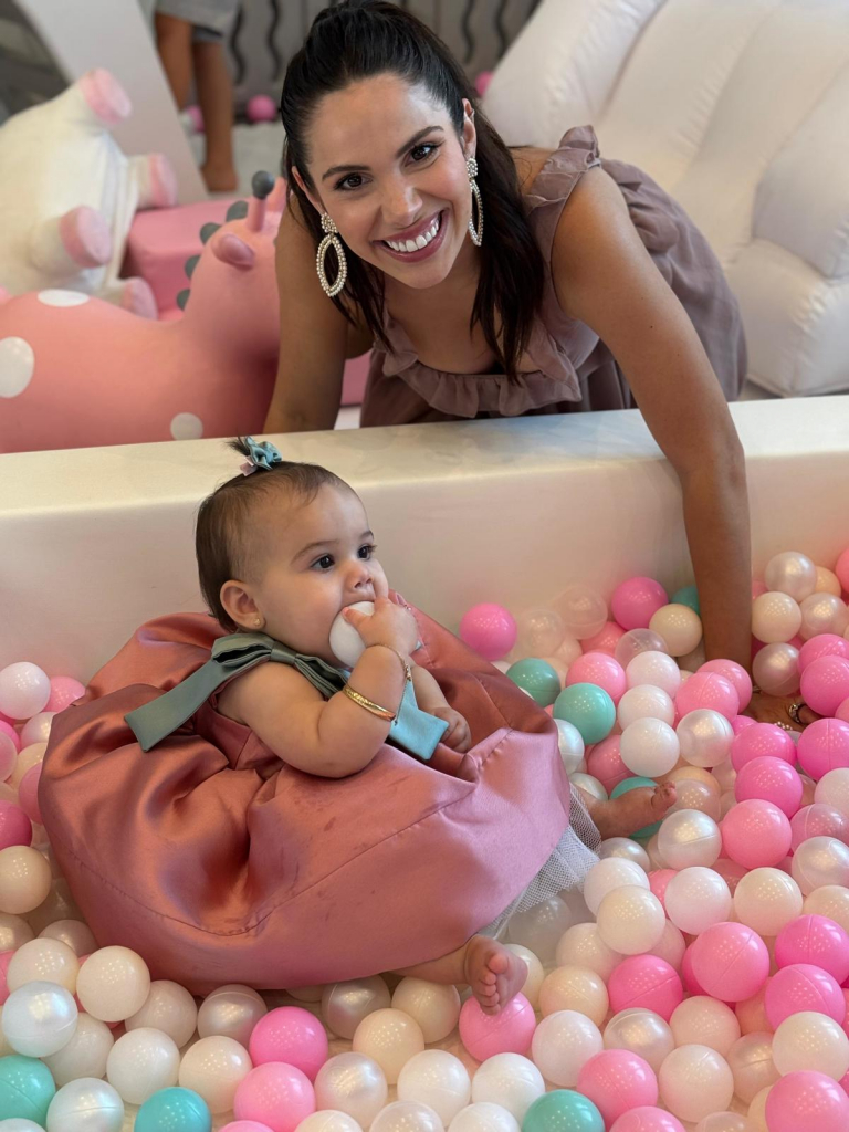 Olivia E Nicole Vasconcelos (2)