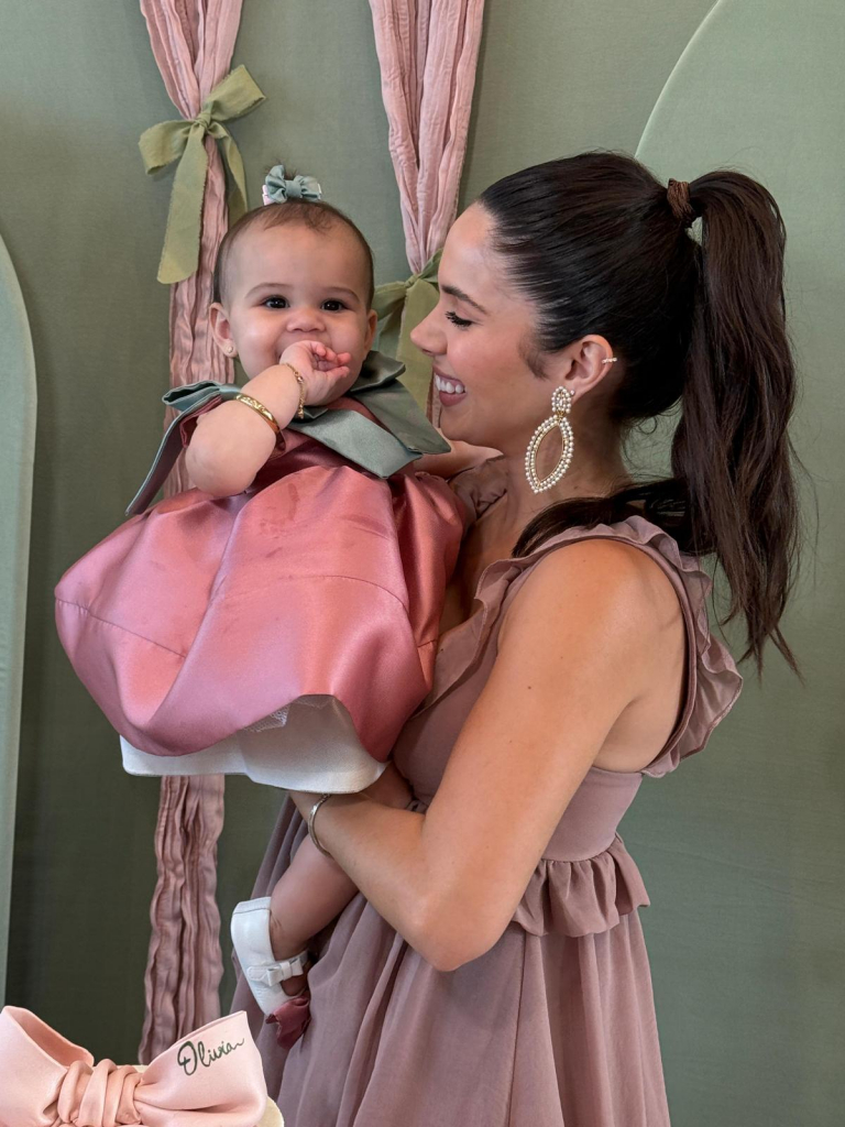 Olivia E Nicole Vasconcelos (3)