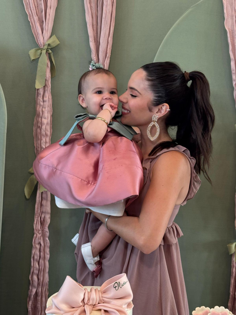 Olivia E Nicole Vasconcelos (4)