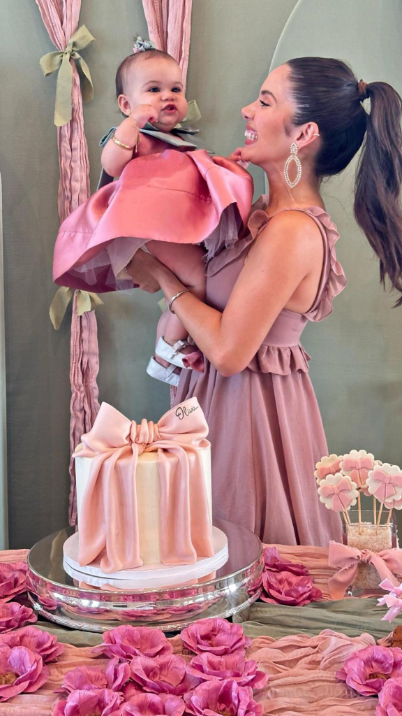 Olivia E Nicole Vasconcelos (6)