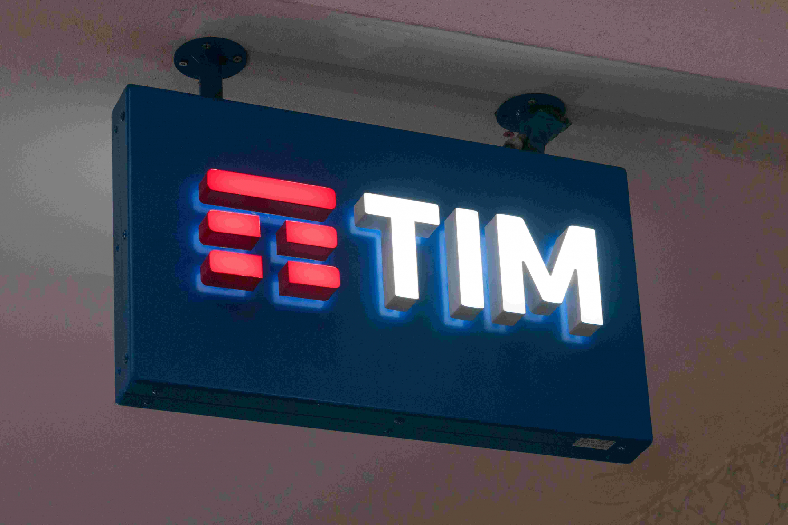 TIM lucra R$ 810 milhões no 1º trimestre com alta operacional e de receita