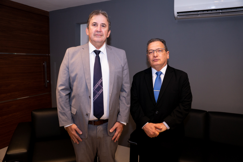 Reconhecimento público - Gaudêncio Lucena recebe título de Cidadão de Fortaleza em noite prestigiada na Câmara Municipal