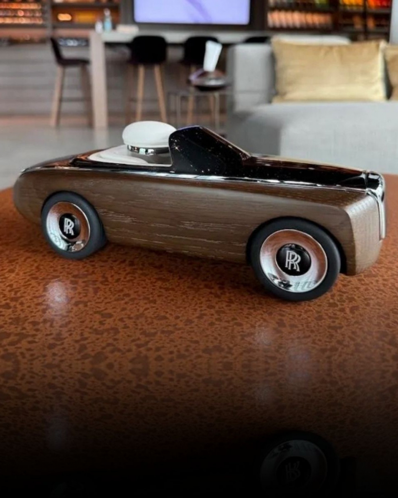 Private Office Da Rolls Royce 4