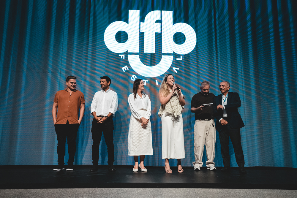 Rafael Felismino, Paulo Montenegro, Lia De Freitas, Jade Romero, Cláudio Silveira E José Nunes