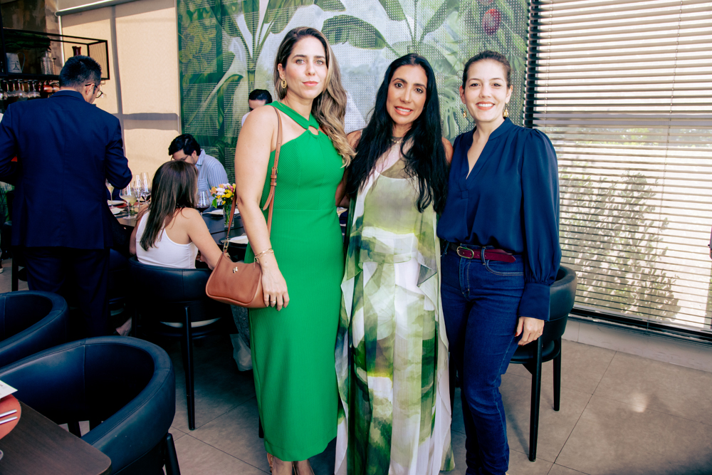 Rebecca Bastos, Mariana Amaral E Luana Arruda