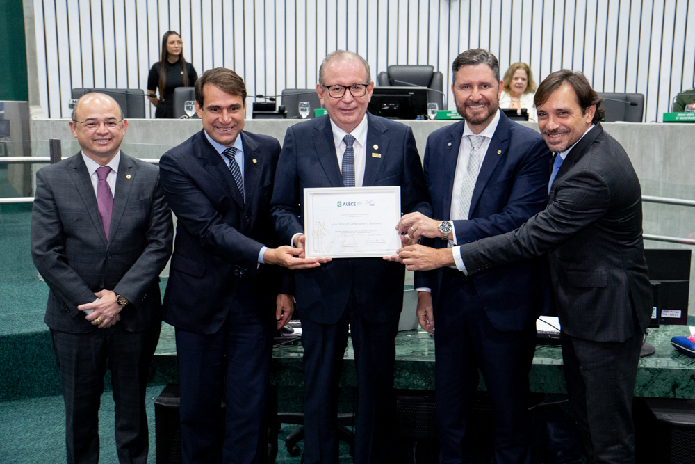 Sessão solene na Alece marca os 75 anos da FIEC com tributo aos ex-presidentes e ao setor produtivo