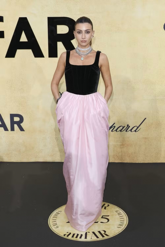 Victoria Hamuche Usando The New Arrivals