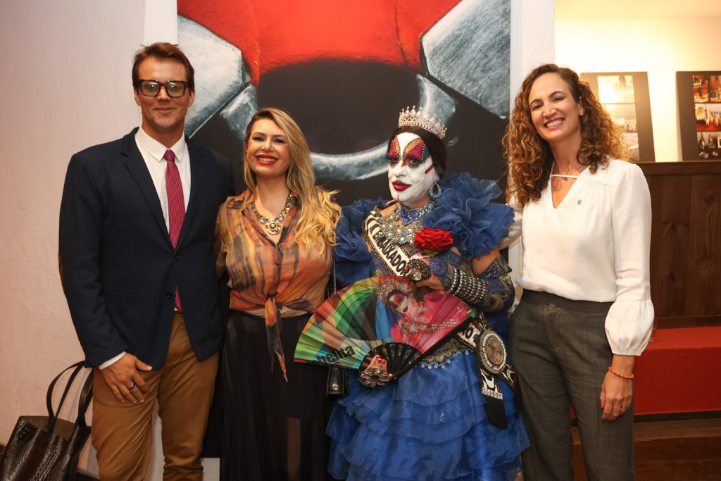 Vinicius Bertoli , Aline Ribeiro, Isabelita E Sophie Bárbara