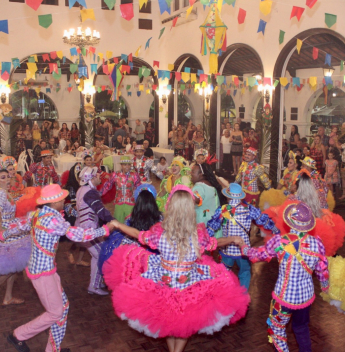 Ideal Clube e Fundação do Rim promovem festa junina beneficente em Fortaleza