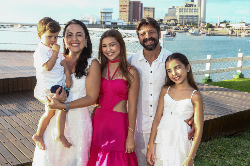 Arthur, Alahane, Rafaela, Raphael E Rebeca Carneiro