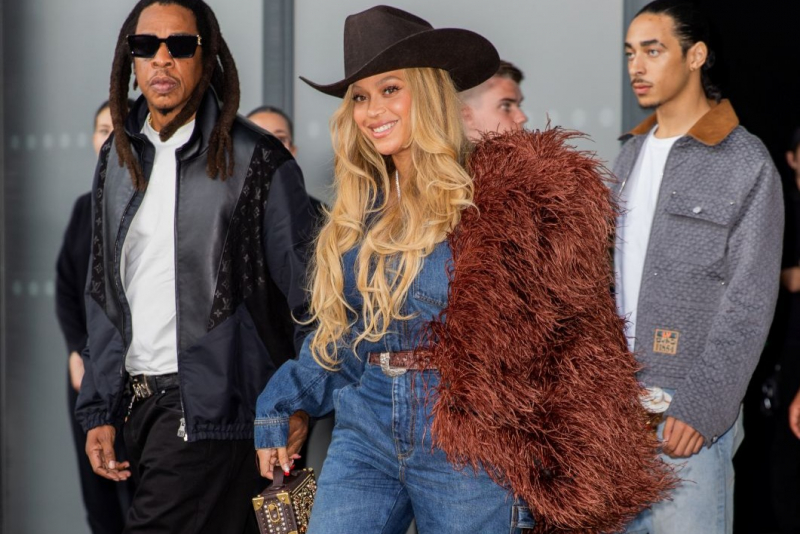 Moda masculina - Pharrell reúne Índia contemporânea e jogo de infância na abertura da Paris Men’s Fashion Week