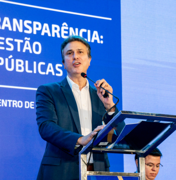 Estratégia eleitoral de Lula pode incluir MDB na chapa para vice, indica Camilo Santana