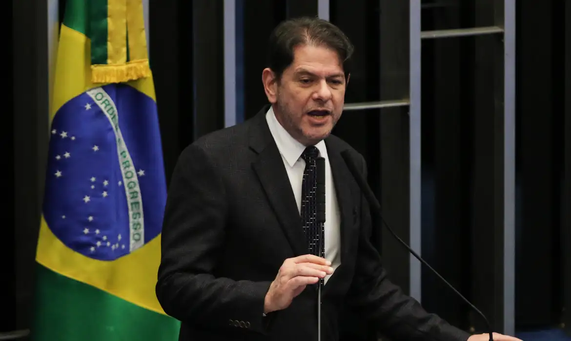 Cid Gomes articula liberação de mais de R$ 600 milhões para a Transnordestina Cid Gomes articula liberação de mais de R$ 600 milhões para a Transnordestina