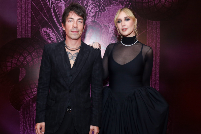 Noite de glamour, música e amor na festa Moulin Rouge de Di Ferrero e Bruna Vicente