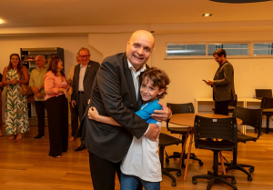 Fernando Gurgel Recebe