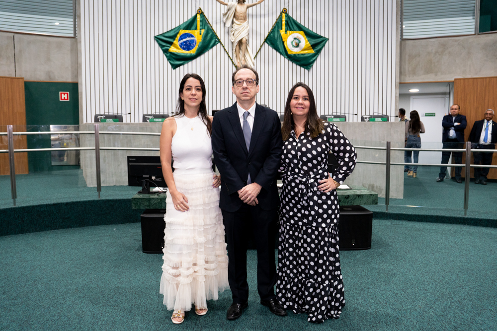 Ingrid E Henrique Amora, E Veruska Amora Neri