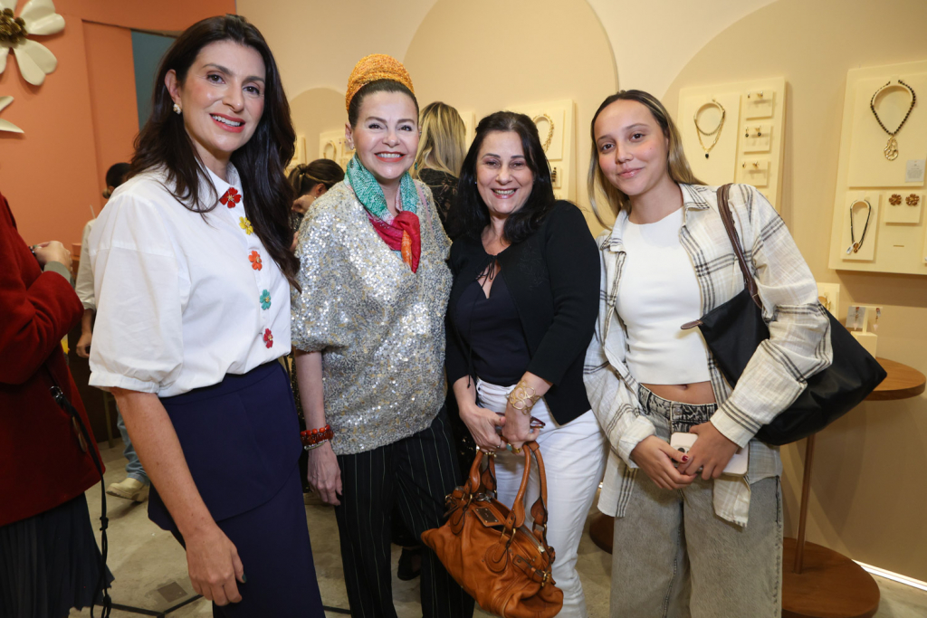 Isa Bahia, Iara Figueiredo, Adriana Vaccari E Nina Bencardino