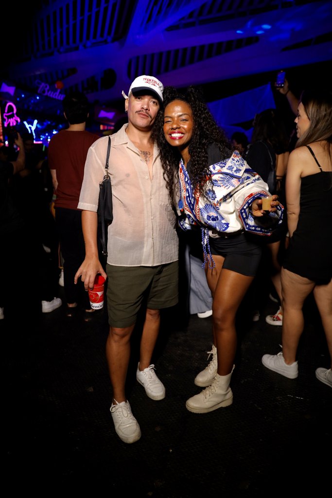 Johnne Oliveira E Giuliana Brandão