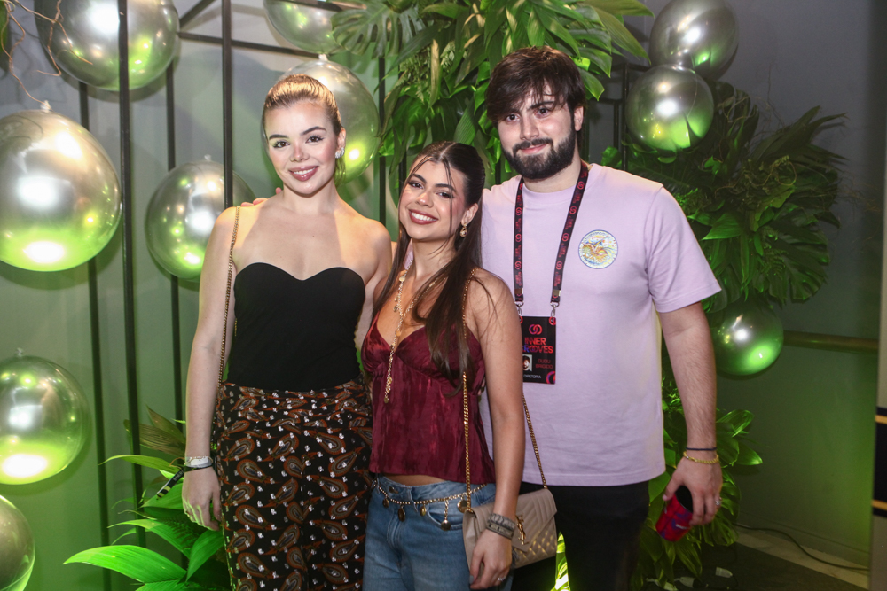 Laura Ferreira Gomes, Sarah E Dudu Brigido