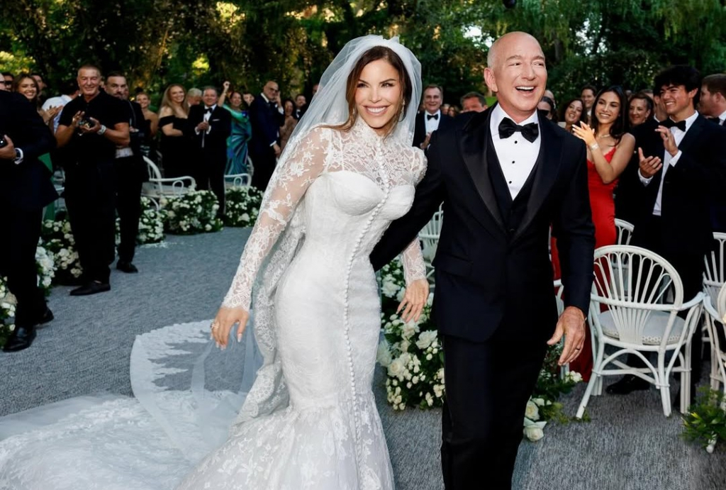 Lauren Sanchez E Jeff Bezos A